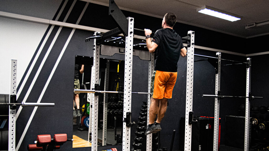trening siłowy może pomóc w spalaniu kalorii, także w trakcie spoczynku!